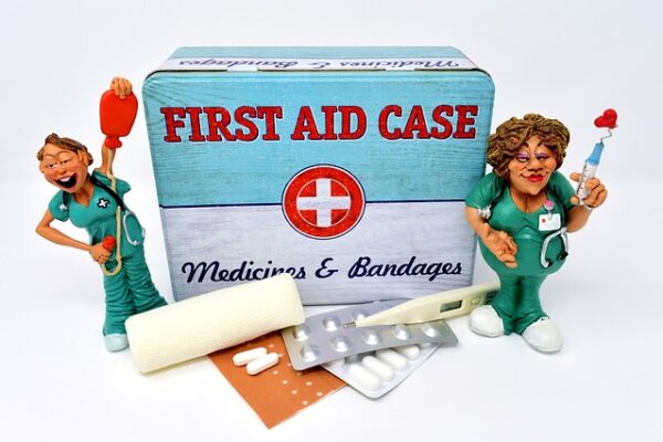 first-aid-3082670_640