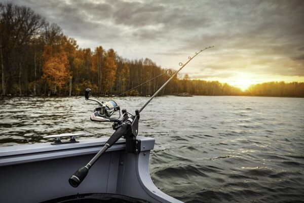 fishing-boat-5541327_640