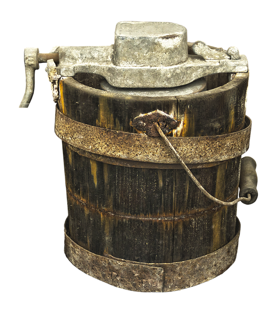 wooden-bucket-3314779_640