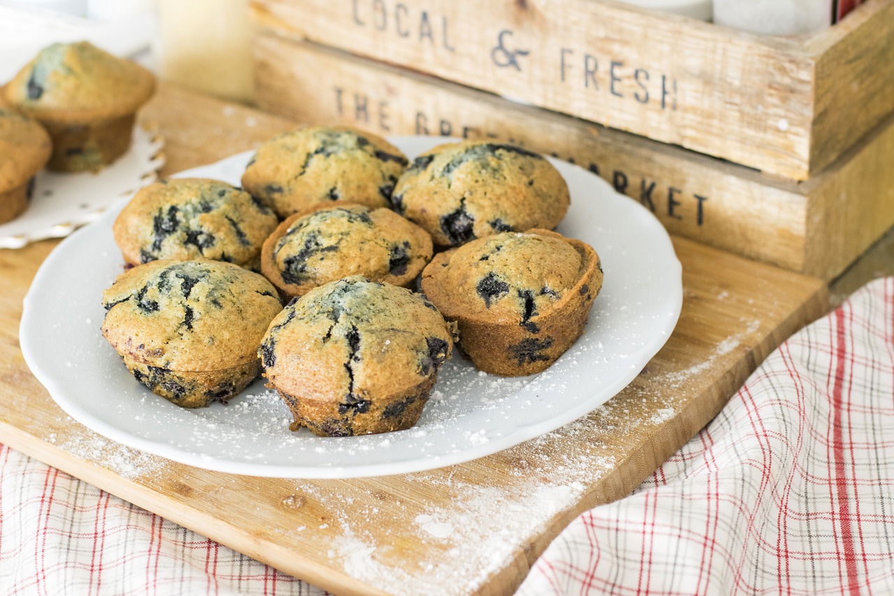 blueberry-muffins-2136749_1280