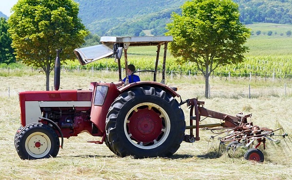 tractor-7263617_640