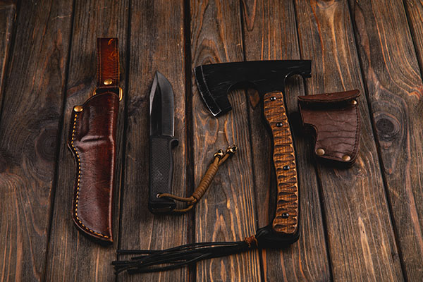 survival-knife-with-a-hand-sheath-1